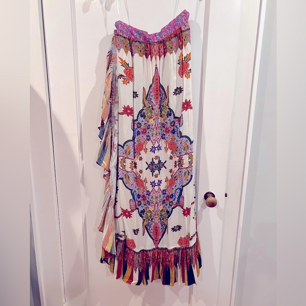 Cleobella. Small Skirt, White with colorful paisley pattern.